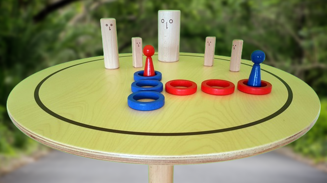www.systembrett.at · Systembrett-Artikel · „Systembrett rund” mit einem Durchmesser von 50 Zentimeter inklusive 24 unbehandelten Holzfiguren aus massiver Buche www.systembrett.at · Systembrett-Artikel · „Systembrett rund” mit einem Durchmesser von 50 Zentimeter inklusive 24 unbehandelten Holzfiguren aus massiver Buche